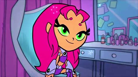 2. Starfire hot pictures. She accentuates this look by wearing a pair of long boots that has stars on the soles. Starfire has a soft spot for all things sparkly, and it is due to this reason only that she mostly tries on her apparel with a set of silver, gem-studded gauntlets, along with an emerald necklace, and not to forget that amazing gray armband that rests on her upper-left arm.